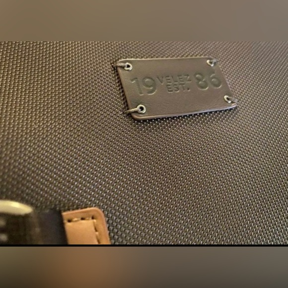 🆕 Velez Colombian Leather Cosmetic Pouch Men’s Women’s Bag Unisex - Picture 3 of 3